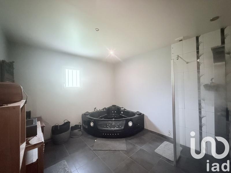 Maison - 152 m² - 9 pièces