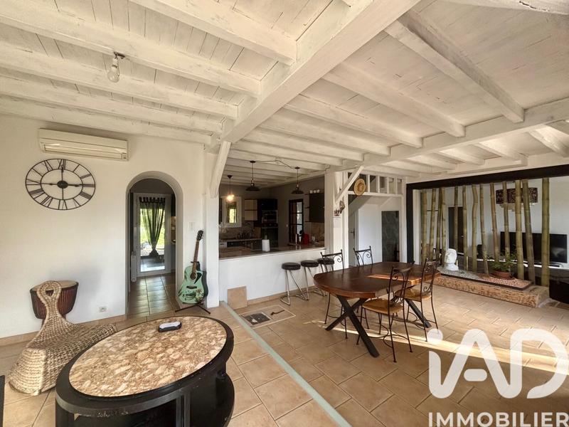 Maison - 200 m² - 8 pièces