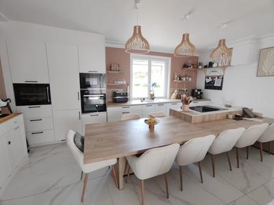 Maison traditionnelle - 143 m² - 7 pièces