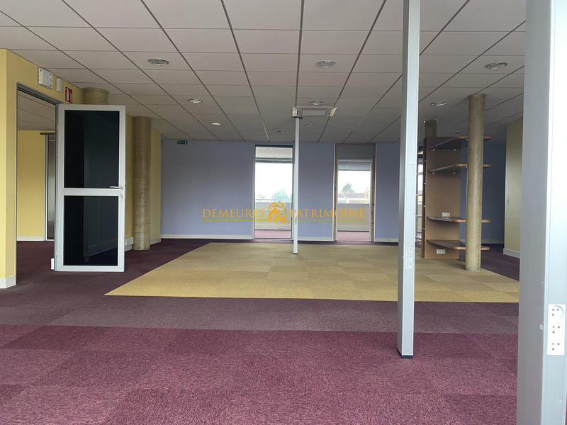 Bureau - 300 m²