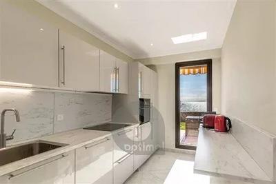 Appartement - 85 m² - 3 pièces