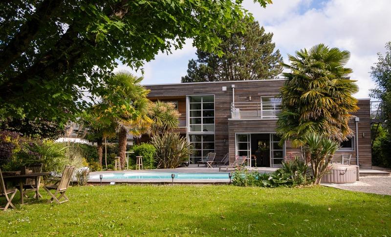 Maison - 282 m² - 8 pièces