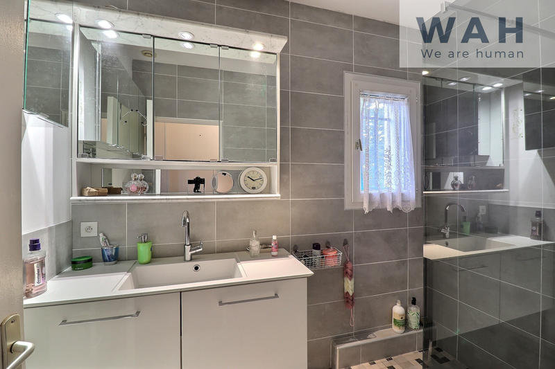 Villa - 100 m² - 5 pièces