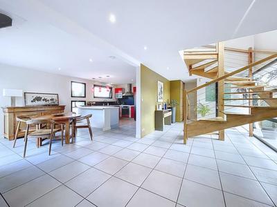 Maison d'architecte - 130 m² - 4 pièces