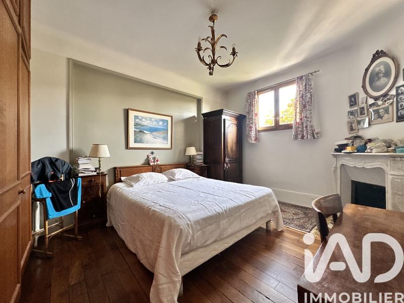 Maison - 212 m² - 10 pièces