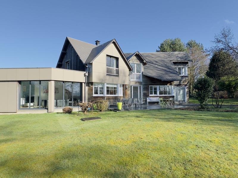 Maison - 185 m² - 8 pièces