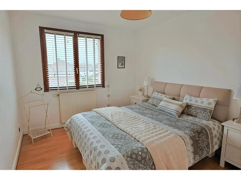 Maison - 152 m² - 8 pièces