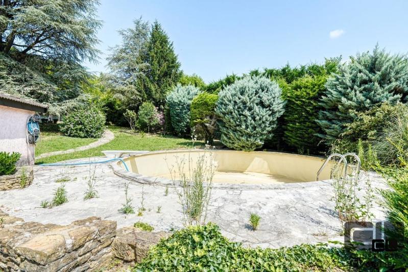 Propriété - 358 m² - 8 pièces