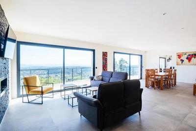 Maison - 152 m² - 5 pièces