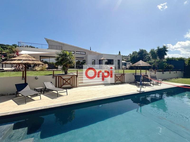 Villa - 169 m² - 5 pièces