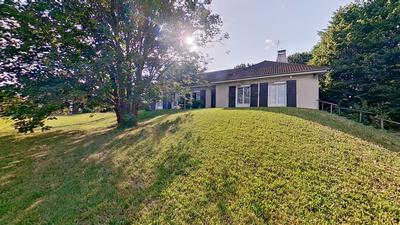 Maison - 255 m² - 9 pièces