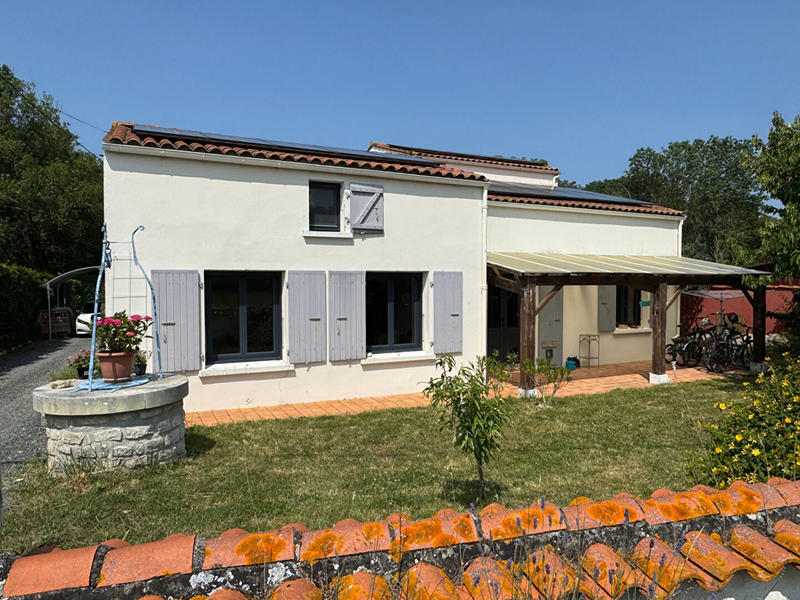 Maison - 220 m² - 7 pièces