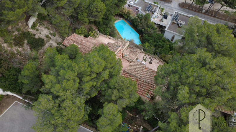 Maison - 198 m² - 8 pièces