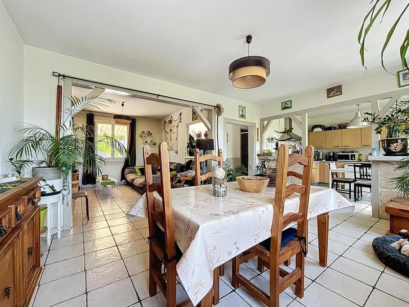 Maison - 203 m² - 8 pièces