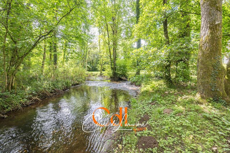 Maison - 223 m² - 8 pièces