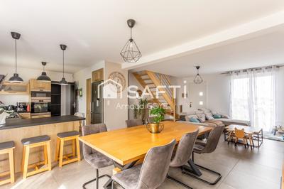 Maison - 101 m² - 5 pièces