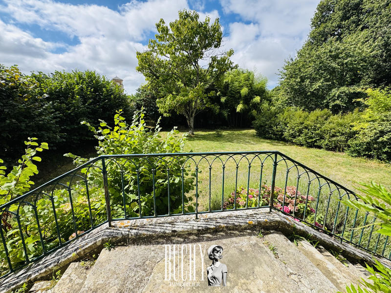 Maison - 482 m² - 11 pièces