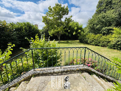 Maison - 482 m² - 11 pièces