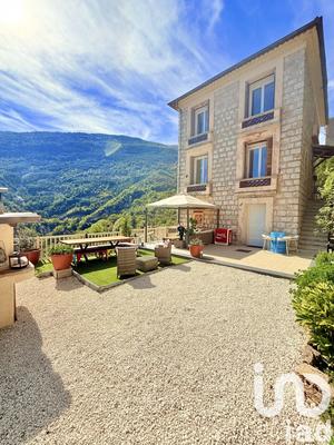 Maison - 136 m² - 5 pièces