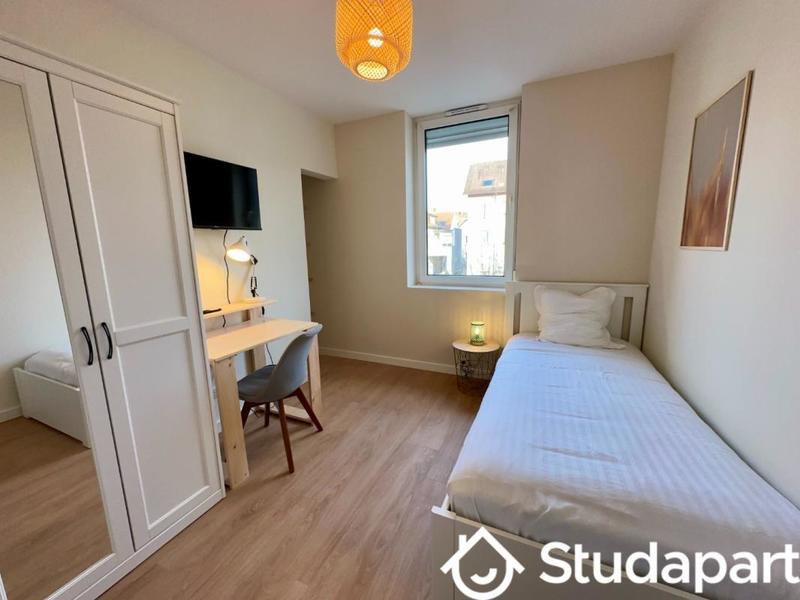 Chambre - 10 m² - 1 pièce