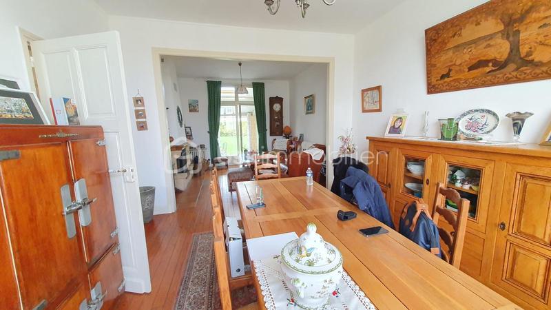 Demeure - 180 m² - 8 pièces