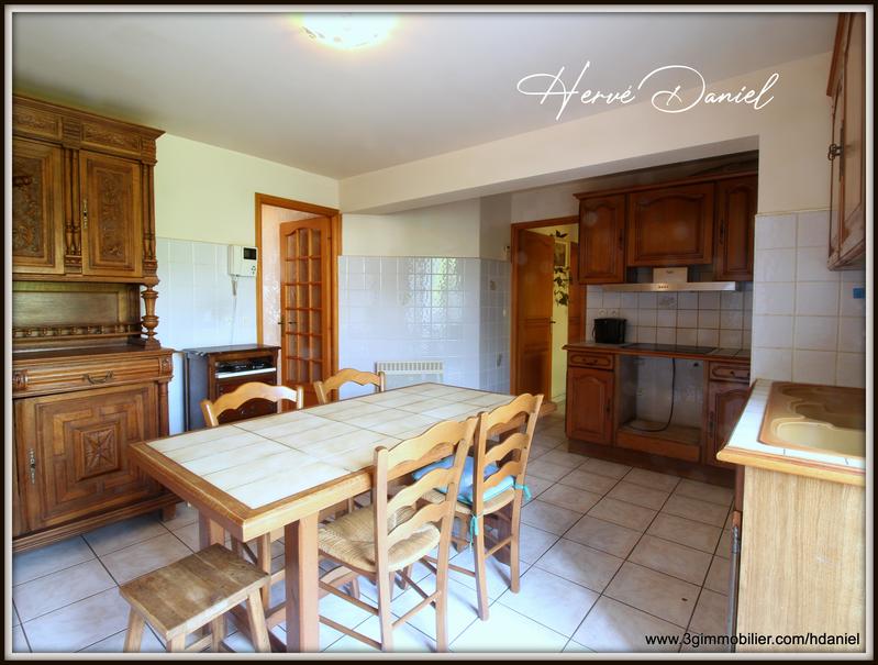 Maison en pierre - 181 m² - 7 pièces