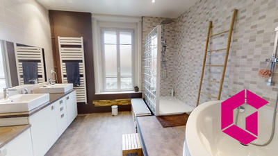 Appartement - 135 m² - 5 pièces