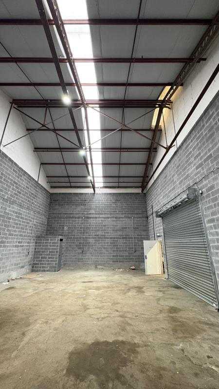 Local artisanal - 125 m² - 1 pièce