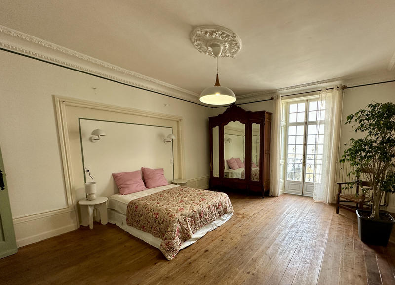 Maison - 223 m² - 9 pièces