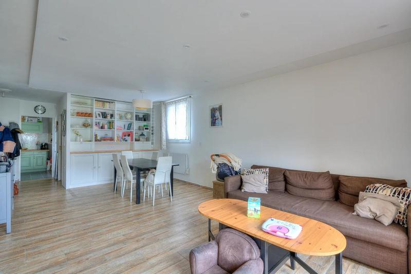 Maison - 92 m² - 5 pièces