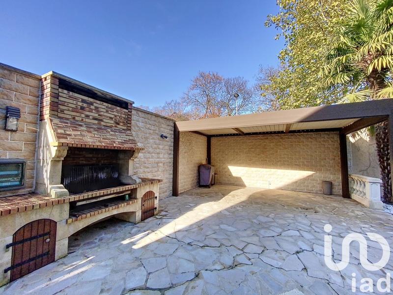 Maison - 270 m² - 6 pièces