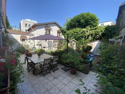 Loft - 445 m² - 9 pièces