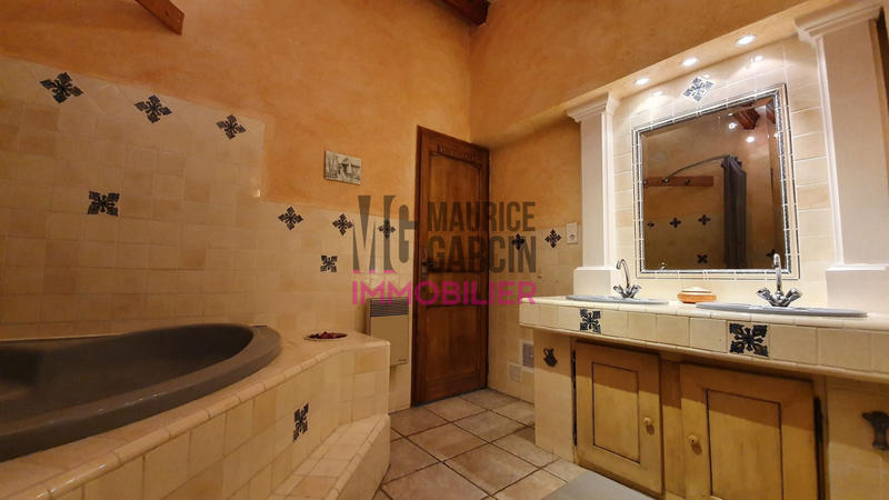 Maison - 162 m² - 8 pièces