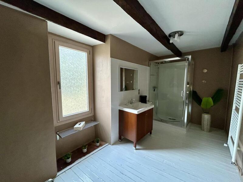 Propriété - 312 m² - 8 pièces