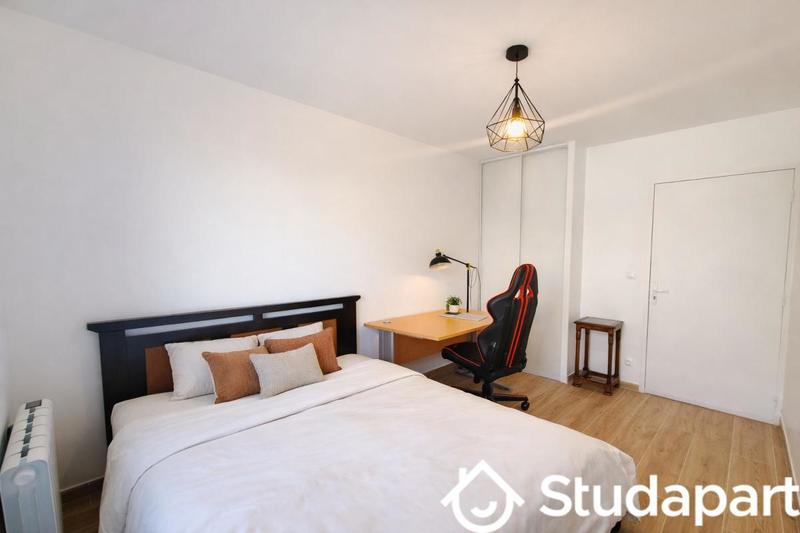 Chambre - 11 m² - 1 pièce