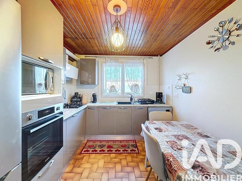 Maison - 93 m² - 5 pièces