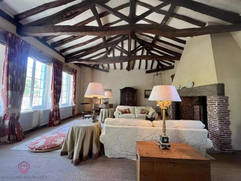 Propriété - 294 m² - 9 pièces