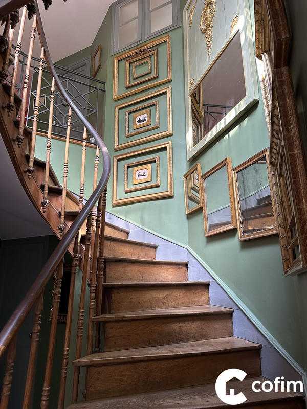 Maison - 230 m² - 6 pièces