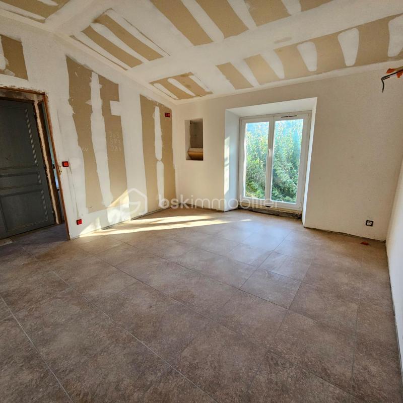 Maison - 300 m² - 9 pièces