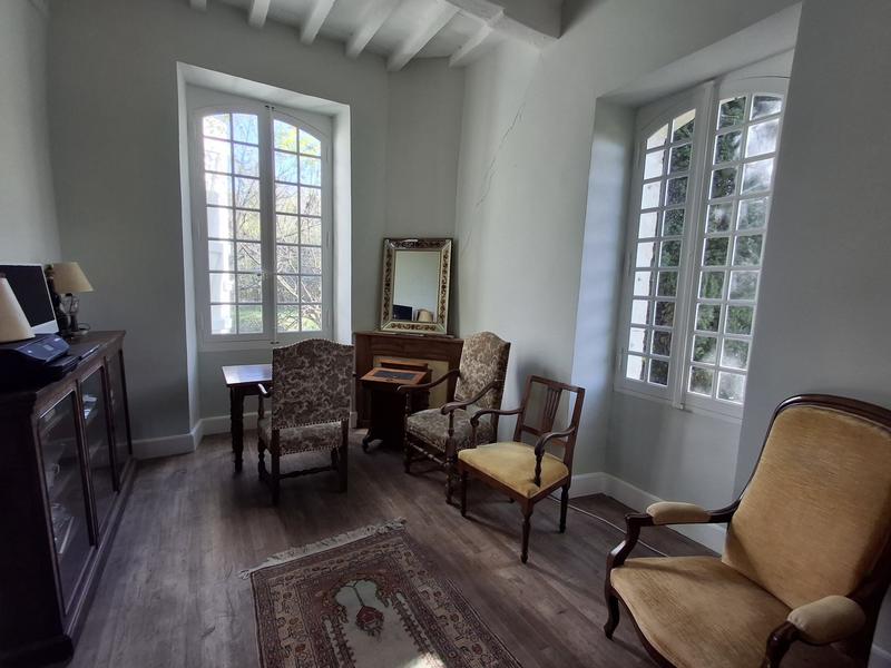 Maison traditionnelle - 202 m² - 7 pièces