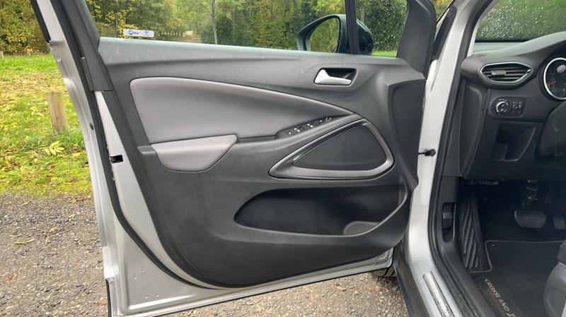 Opel Crossland X 1.2 Turbo 110.0 Bva 6 Innovation