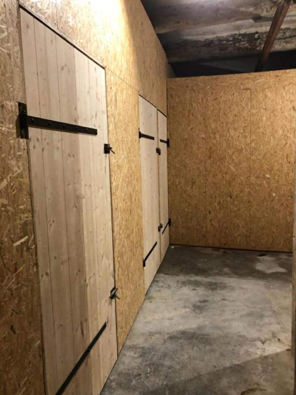 Parking / Garage - 123 m²