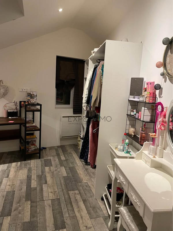 Maison - 225 m² - 10 pièces