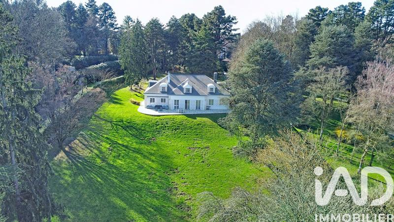 Maison - 346 m² - 10 pièces