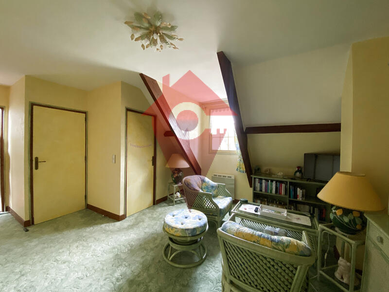 Maison - 205 m² - 8 pièces