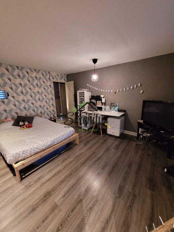 Maison - 98 m² - 8 pièces