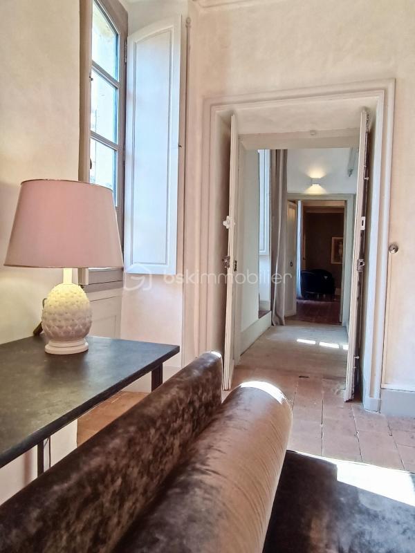 Hôtel particulier - 247 m² - 6 pièces