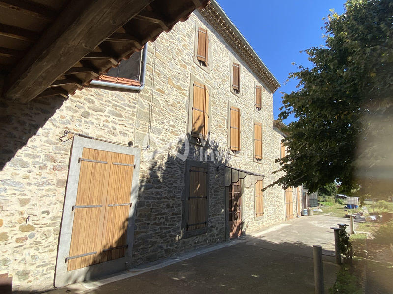 Maison - 198 m² - 8 pièces
