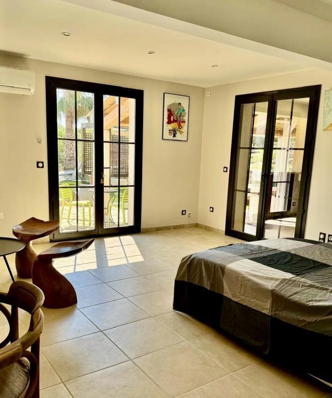 Villa - 246 m² - 7 pièces