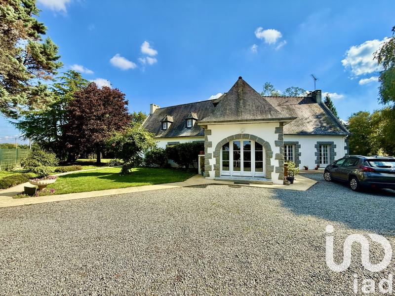 Maison - 200 m² - 11 pièces